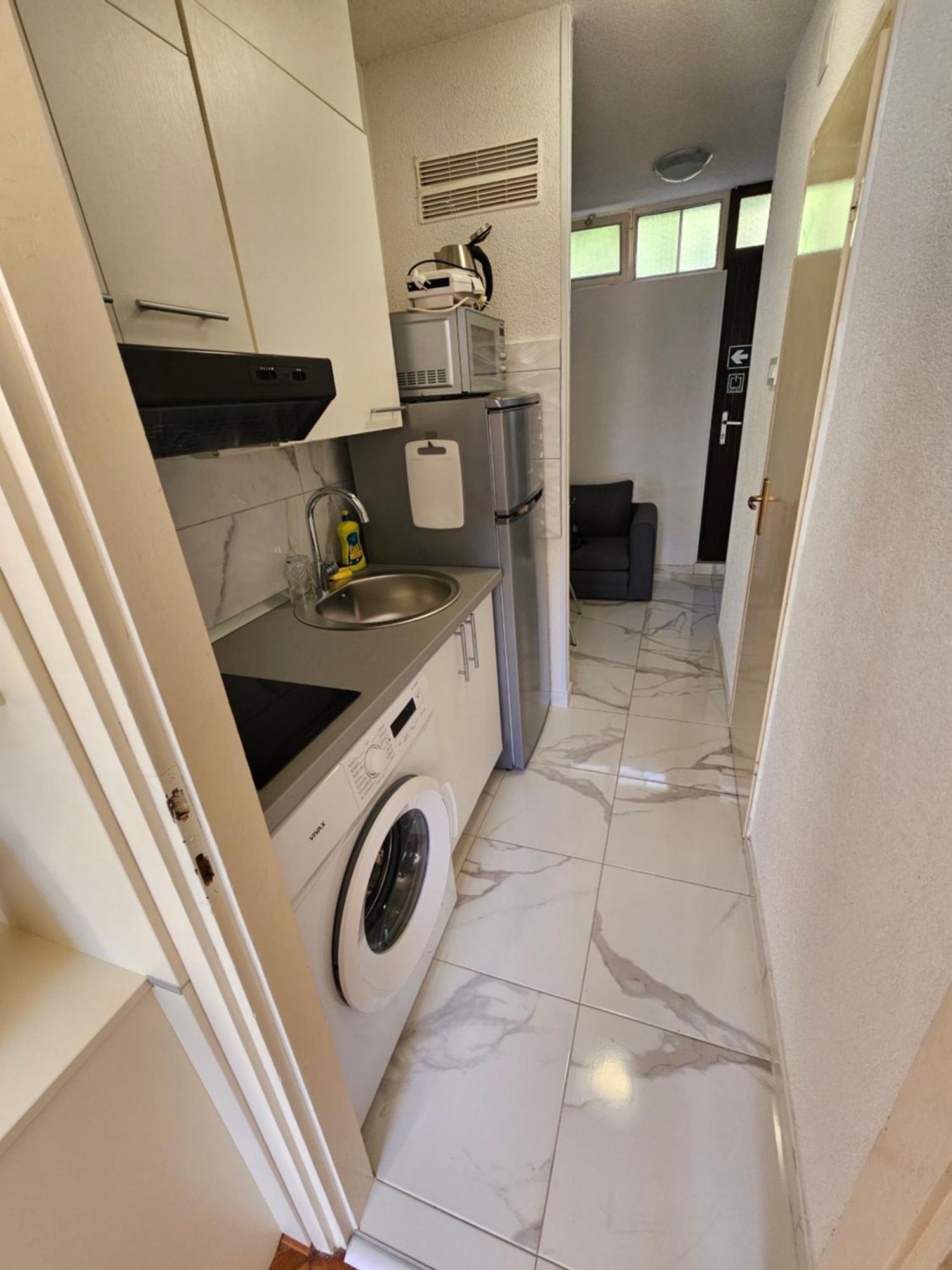 Morska Postelja - Sea Bed Apartment Omis Exterior photo